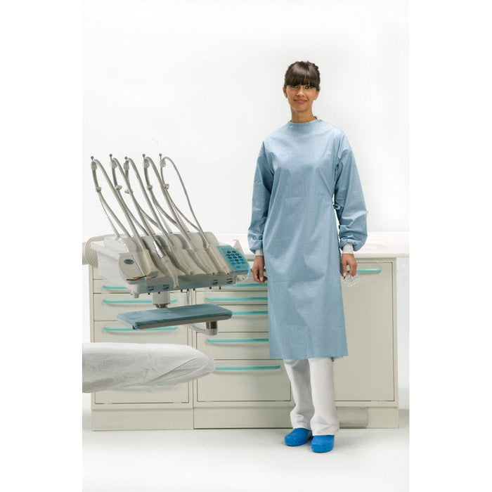 30.D1276.00 - Surgically folded Expo model gown and 2 hand towels wrapped in medical paper (length 52.4" XL)
